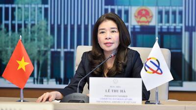Ủy viên Thường trực Ủy ban Đối ngoại của Quốc hội Lê Thu Hà đóng góp ý kiến