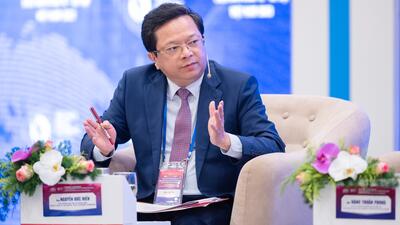 Ông Nguyễn Đức Hiển, Phó Trưởng Ban Kinh tế Trung ương điều phối thảo luận
