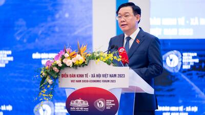 Chủ tịch Quốc hội Vương Đình Huệ phát biểu khai mạc và chỉ đạo Diễn đàn Kinh tế - Xã hội năm 2023